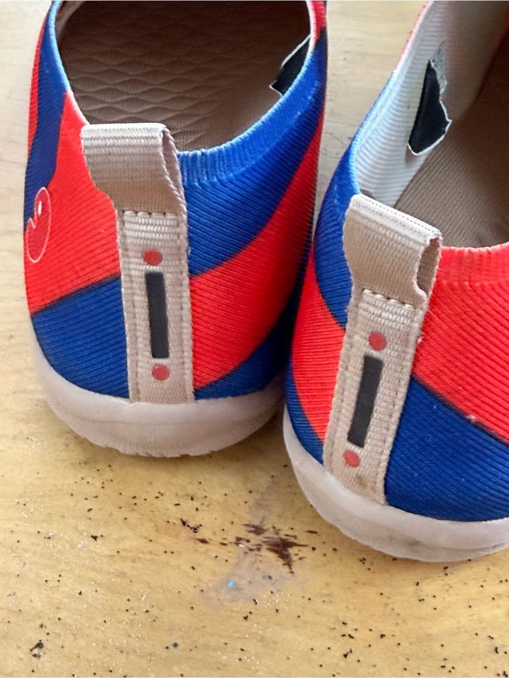 Uni Slip-On Shoes with Eye Graphic - Red & Blue - Picture 6 of 9